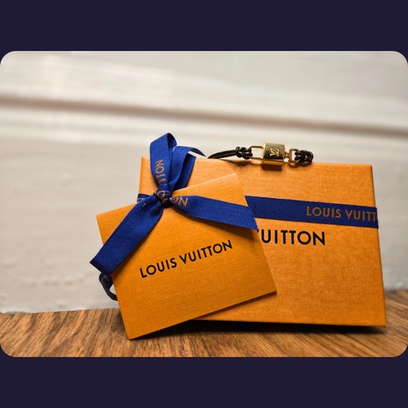 LOUIS VUITTON Padlock Bracelet - Picture 2 of 6